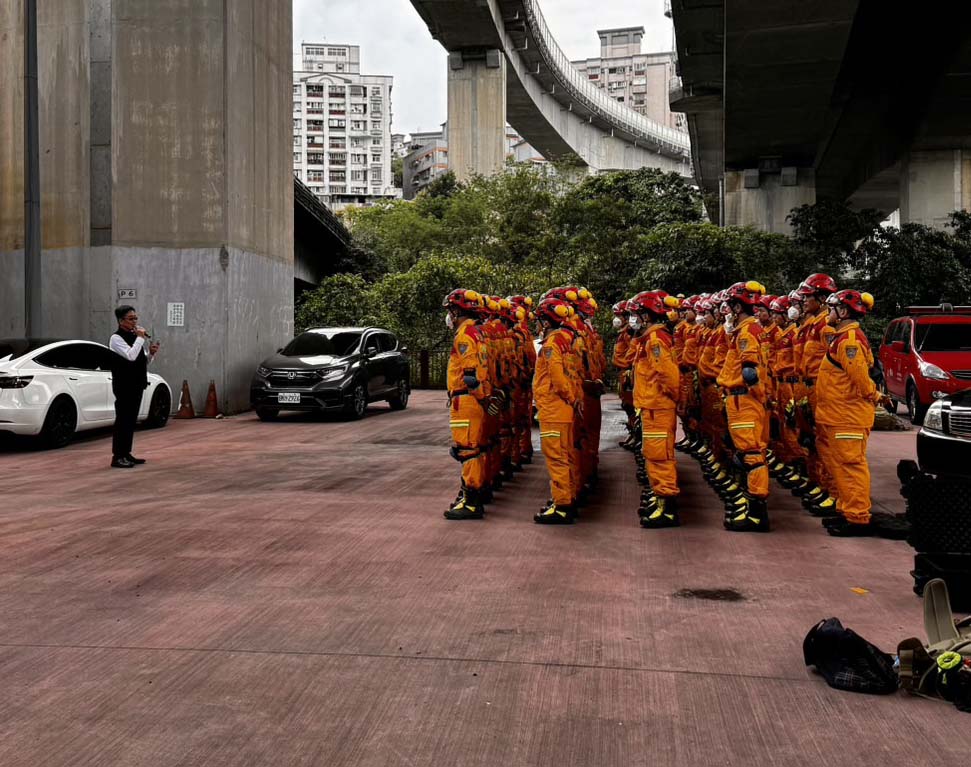 Visit to Keelung City Fire Department